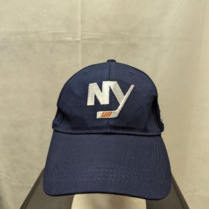 New York Islanders Strapback Hat SGA