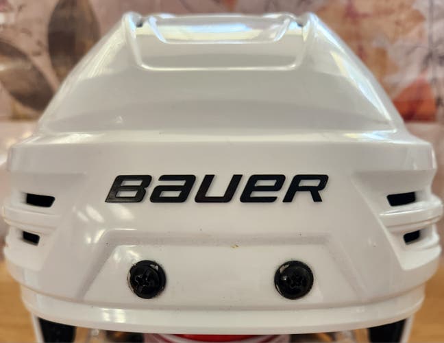 Used Medium Bauer Re-Akt 85 Helmet