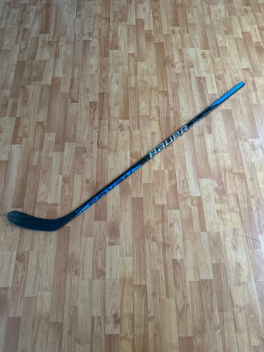 Used Bauer Right Handed P28 Nexus Sync Hockey Stick