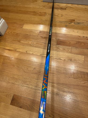 New Senior Bauer Right Handed P28  Nexus Sync Hockey Stick