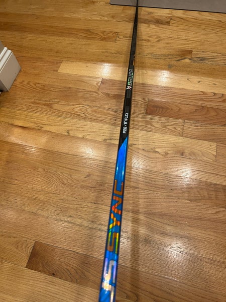 New Senior Bauer Right Handed P28 Nexus Sync Hockey Stick