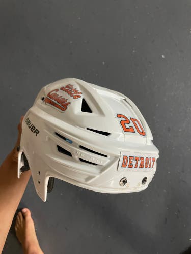 Used Medium Bauer Re-Akt 150 Helmet