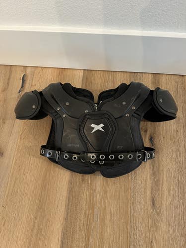 Used Medium Youth Xenith Fly Shoulder Pads