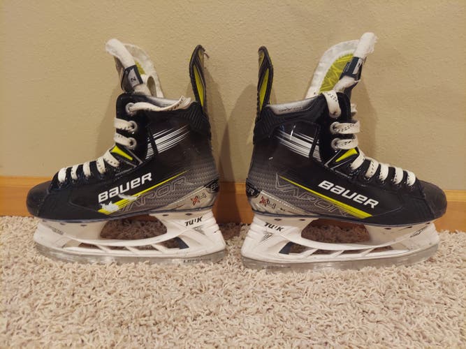 Used Junior Bauer Vapor X4 Hockey Skates Size 2