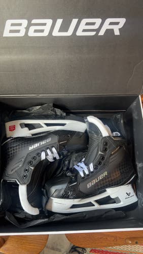 Used Senior Bauer Regular Width Pro Stock 7 Supreme Shadow Hockey Skates