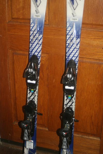 k2 comanche jr skis Used Downhill w/ marker Bindings Kinder/Junior Ski K2 COMANCHE, white/blue