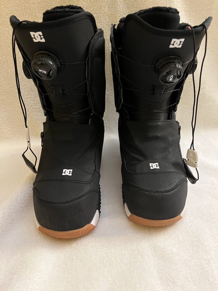 Used Size 9.0 (Women's 10) Women's DC Mora Snowboard Boots Stiff Flex All Mountain