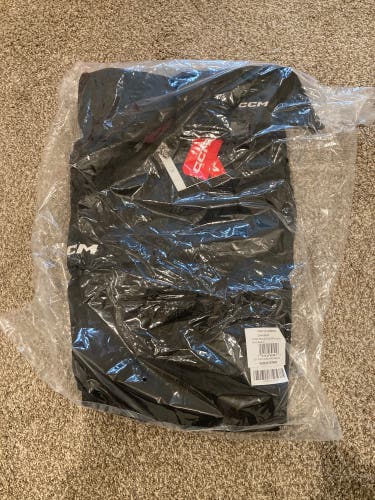 New CCM Referee HPREFPRO Hockey Pants Size Medium