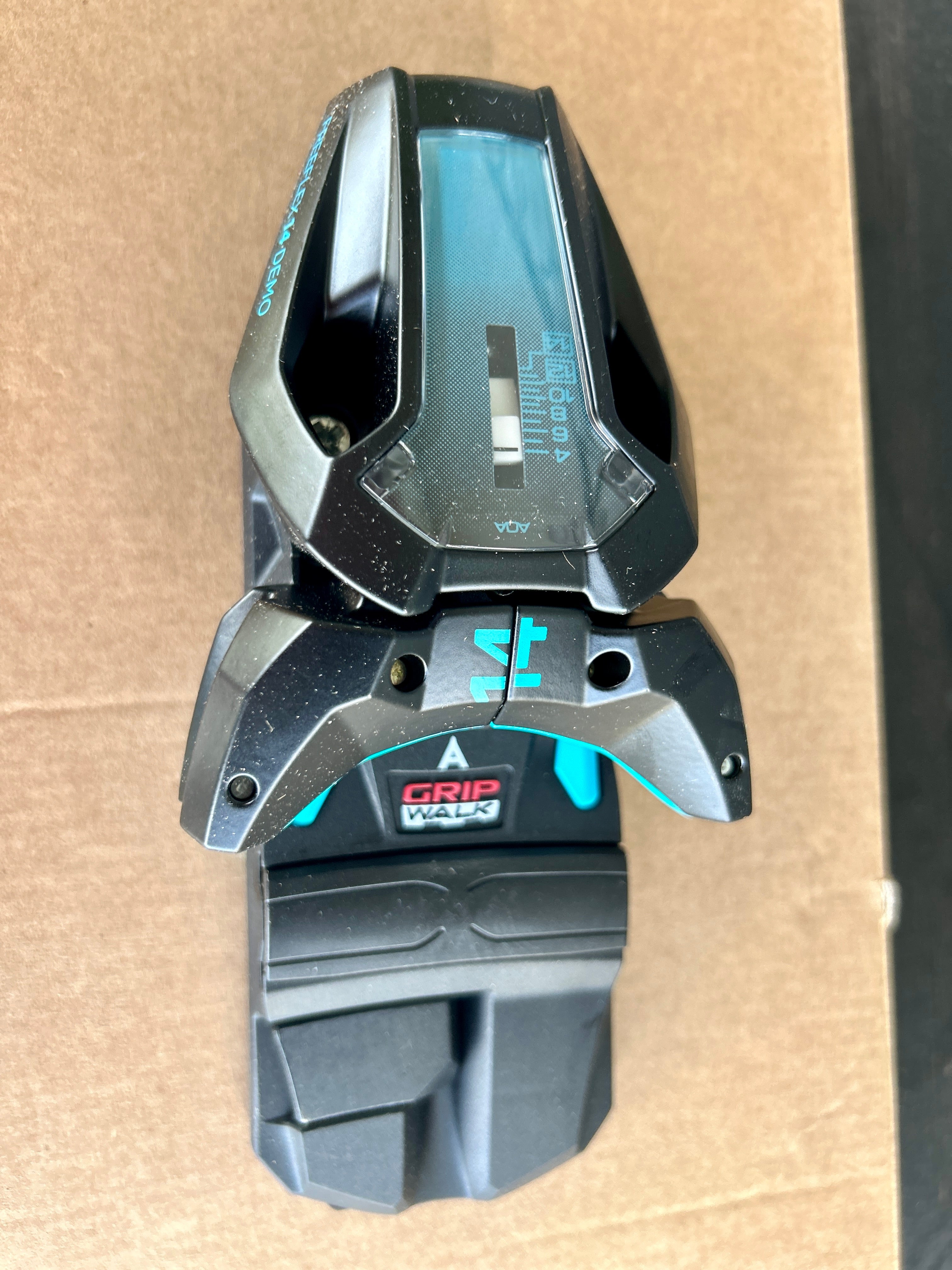 New HEAD/Tyrolia Freeflex 14 Demo Grip Walk Ski Binding - 85mm