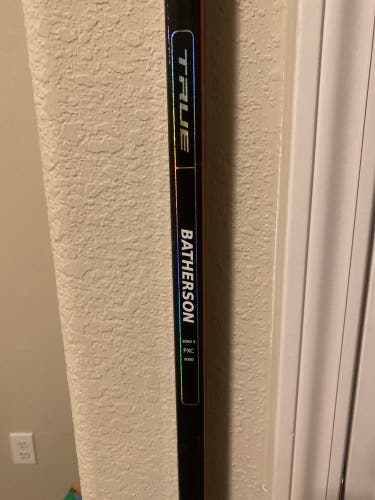 Used Senior True Right Handed Pro Stock Catalyst 9X Hockey Stick