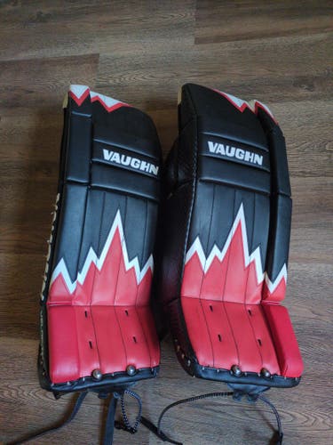 26" Vaughn Goalie Leg Pads Velocity Iceberg Junior