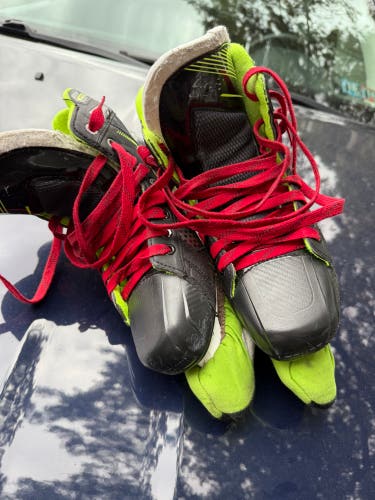 Used Senior Bauer Regular Width 9 GSX Hockey Goalie Skates