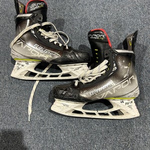 Used Senior Bauer 9 Vapor Hyperlite Hockey Skates
