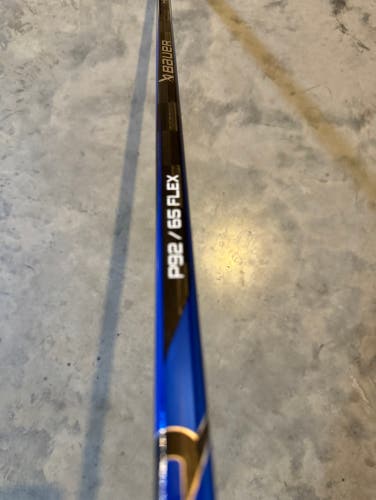 Used Intermediate Bauer Right Handed P92  Vapor Hyperlite 2 Hockey Stick