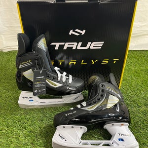 New Intermediate True Catalyst 5 Hockey Skates Regular Width Size 4
