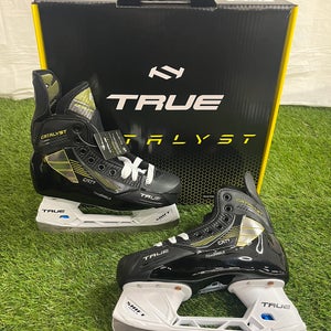 New Intermediate True Catalyst 7 Hockey Skates Regular Width Size 4
