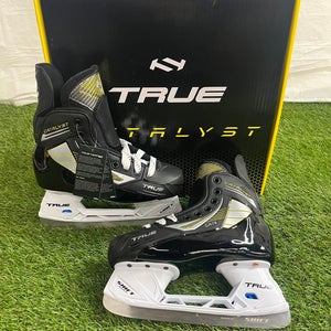 New Intermediate True Catalyst 5 Hockey Skates Regular Width Size 4.5