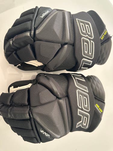 Bauer Hyperlite Gloves