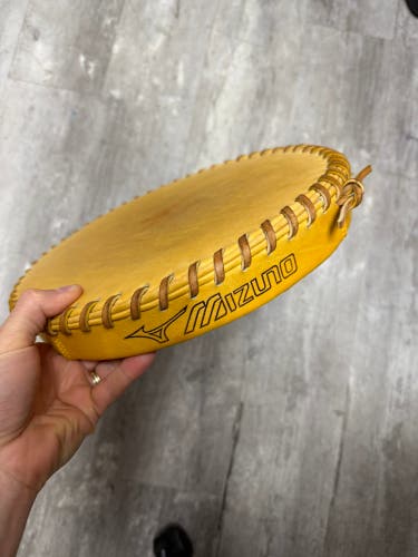 New Mizuno Ball Glove Pounding Pad