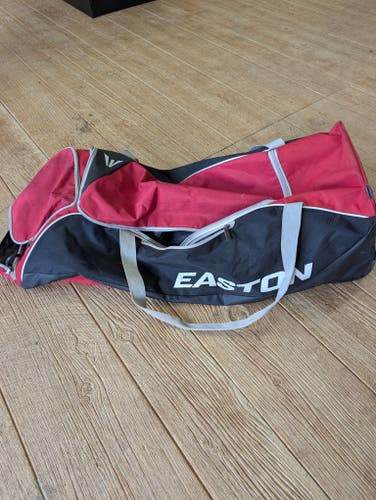 Easton Wheeled Catcher's Bag