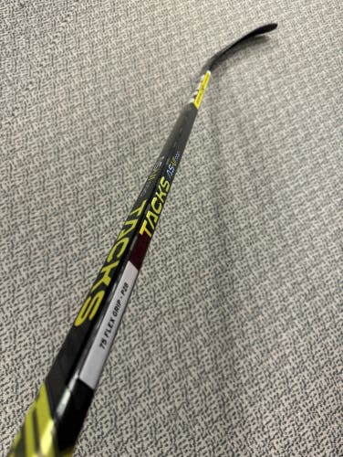 CCM AS-VI Pro 75 flex P28 curve left hand stick