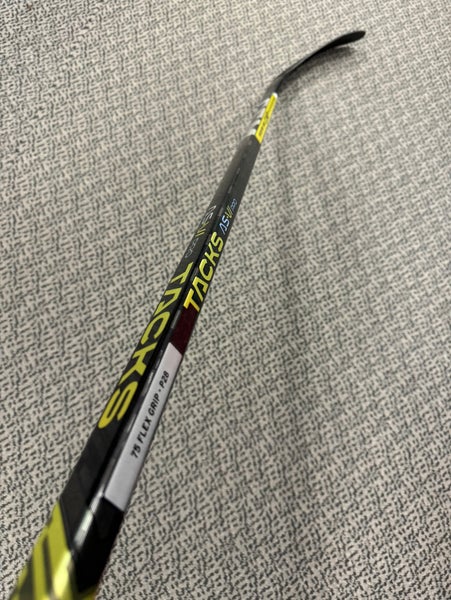 CCM AS-VI Pro 75 flex P28 curve left hand stick