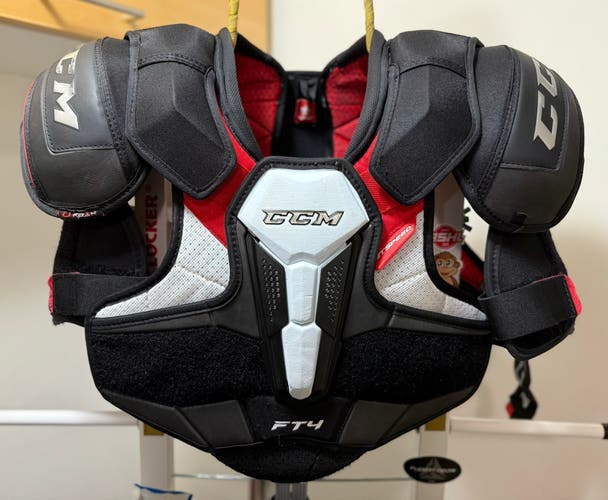 Used Medium CCM  Ft4 Shoulder Pads