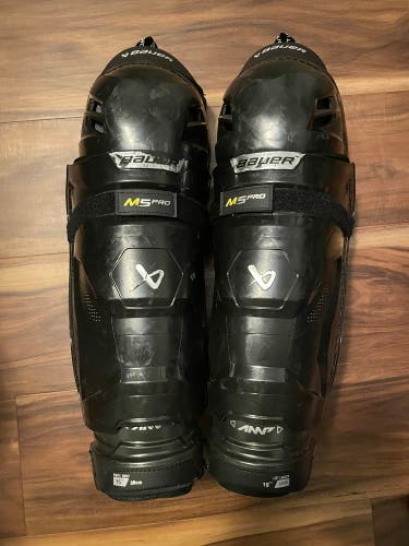 BAUER SUPREME M5 PRO HOCKEY SHIN GUARDS - SENIOR