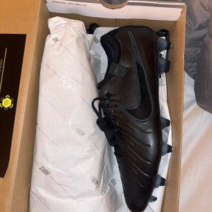 Black New Size Men's 10.5 (W 11.5) Men's Nike Tiempo legend Molded Cleats Cleats