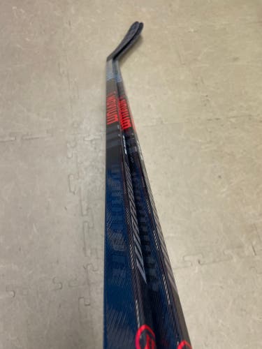 New Senior Warrior Right Handed W28 Novium Pro Hockey Stick - 2 Pack