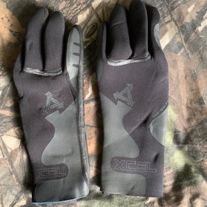 Used Xcel Infinity 0003 Gloves