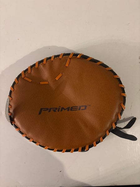Primed infield training glove