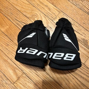 Like New Bauer 8" Lil sport Gloves