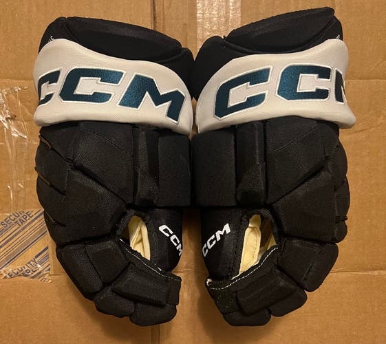 San Jose Sharks Black Cali Fin CCM Jetspeed Gloves 14” (1) NWOT BURROUGHS