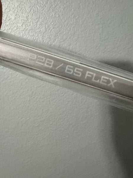 New Intermediate Bauer Left Hand P28 Proto-R Hockey Stick