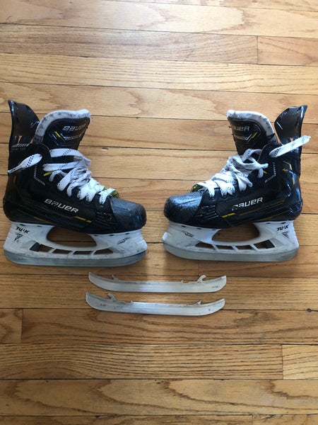 Used Junior Bauer Size 2 Supreme M5 Pro Hockey Skates
