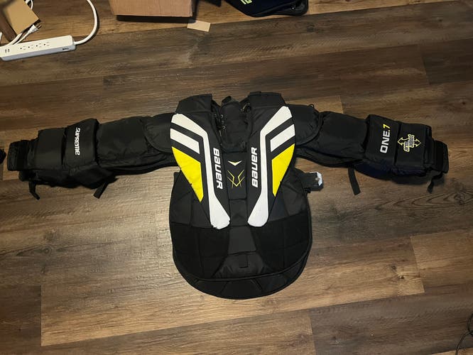 Used Bauer Pro Stock Supreme One.7 Goalie Chest Protector