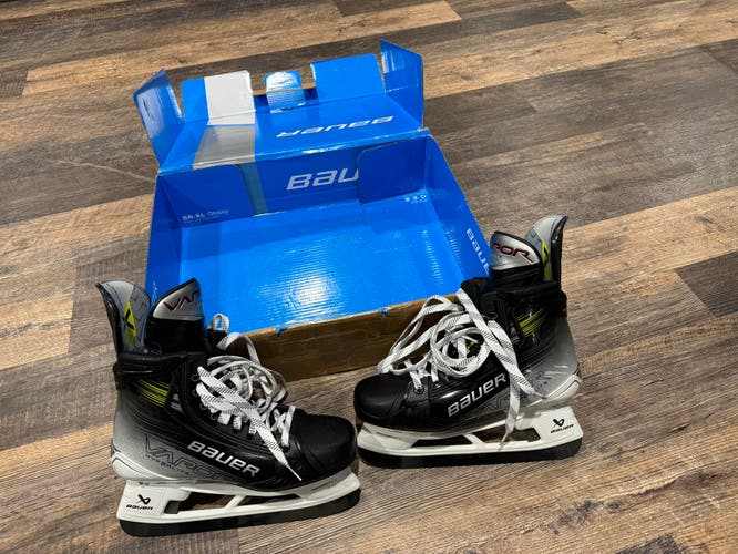 Used worn 1 Time Open Skate Sr Bauer 8.5 Vapor Hyperlite 2 Skates (FLY-Ti steel available for $100)