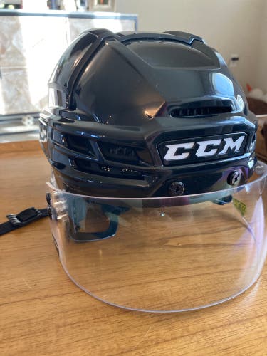 New Medium CCM Super Tacks X Helmet
