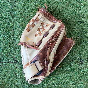 Used Mizuno Classic Right Hand Throw Pitcher's Softball Glove 12.5"
