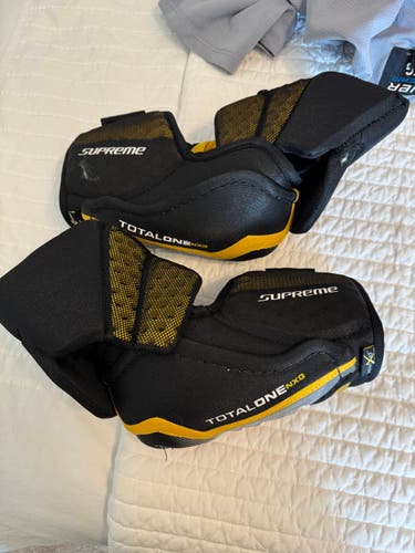 Used Senior Large Bauer Supreme Elbow Pads