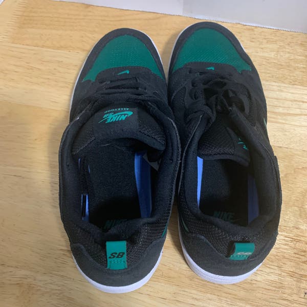 NIKE SB ALLEYOOP BLACK-MYSTIC GREEN-BLACK-WHITE SZ 8.5  display picture 3