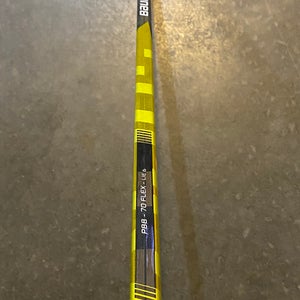 New Senior Bauer Right Handed P88 Supreme UltraSonic Hockey Stick