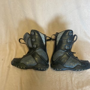 Used Boys Size 6.0 (Women's 7.0) kids La Mar Snowboard Boots