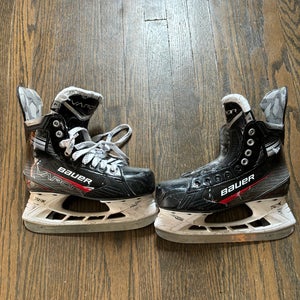 Bauer vapor size 4 hockey skates