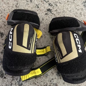 Used Medium CCM Tacks AS-V Pro Elbow Pads