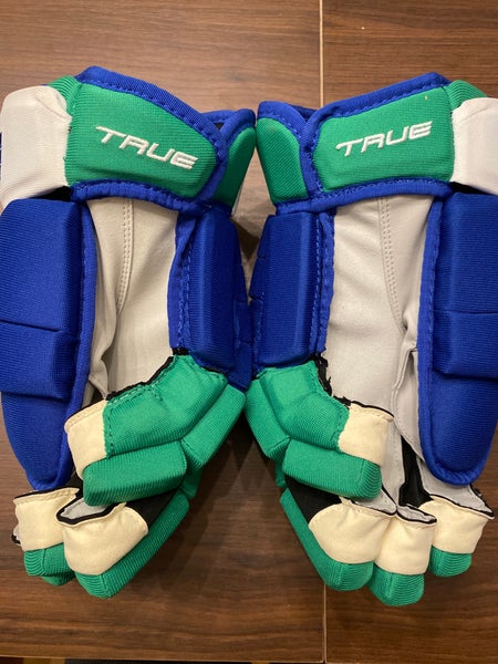 New True Pro 4-Roll Gloves 15” Carolina Retro Team Stock-1