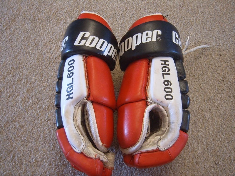 Hockey Gloves-Excellent Condition Vintage Cooper HGL650 Senior Hockey Gloves 14"