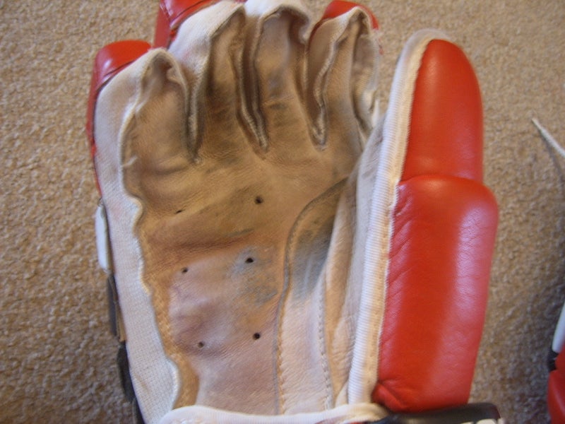 Hockey Gloves-Excellent Condition Vintage Cooper HGL650 Senior Hockey Gloves 14"