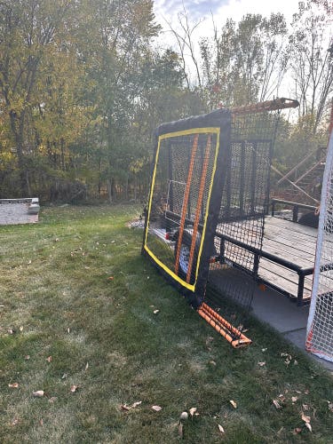 Official lacrosse rebounder